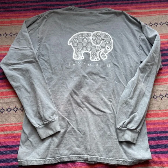 ❕EUC❕Ivory Ella Long Sleeve Tees Set - Picture 3 of 8